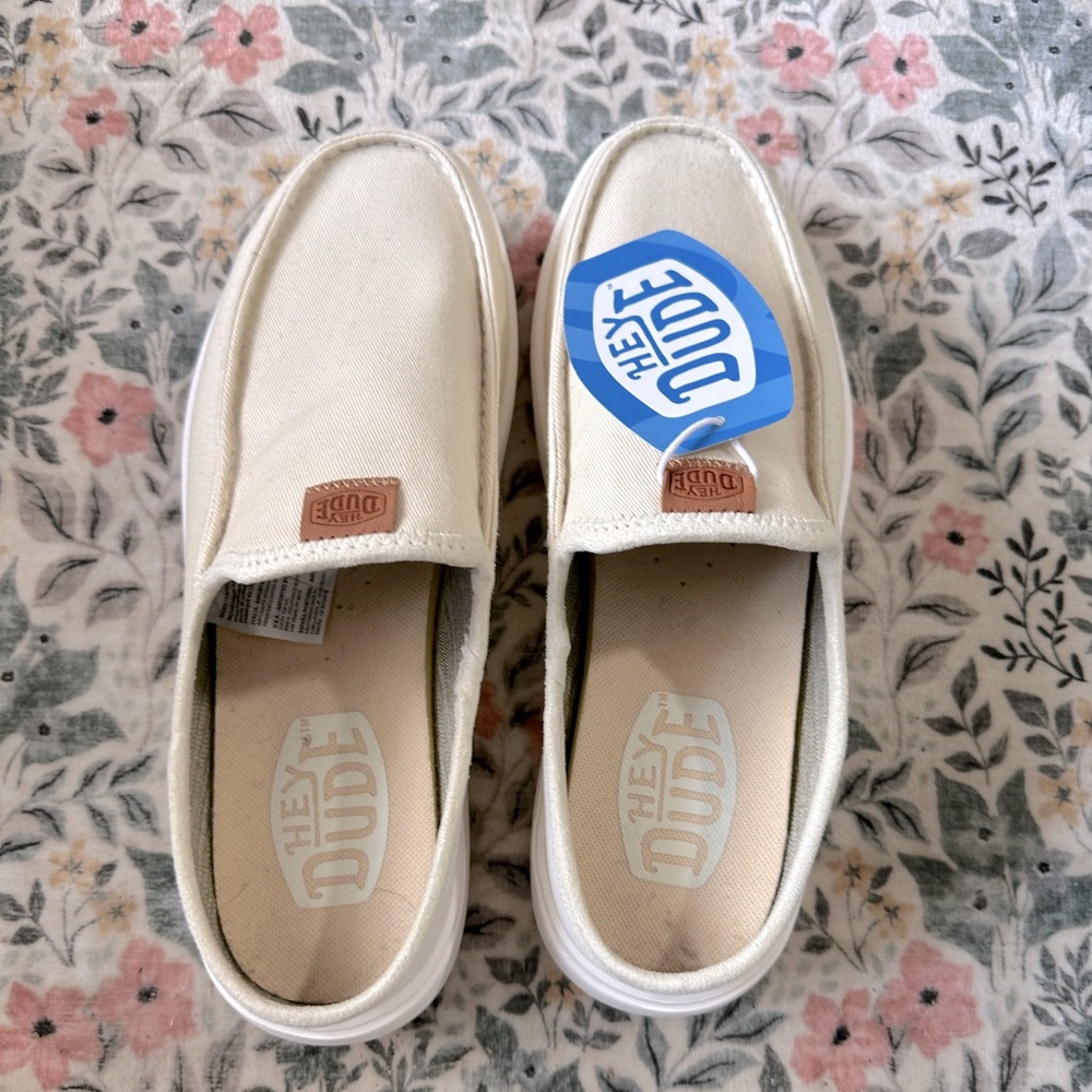 NWT Hey Dude Mule